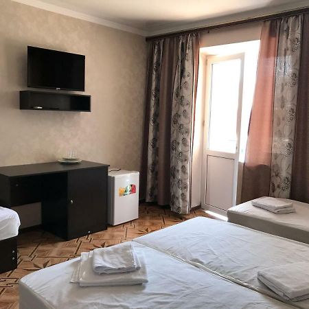 Ainar Hotel Gagra Ngoại thất bức ảnh