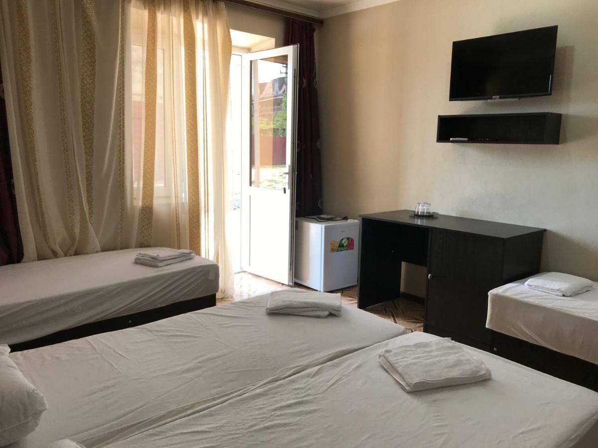 Ainar Hotel Gagra Ngoại thất bức ảnh
