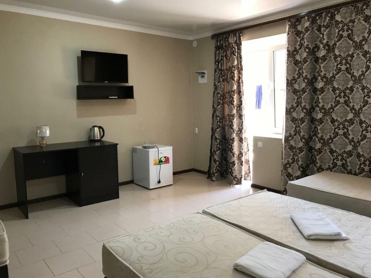 Ainar Hotel Gagra Ngoại thất bức ảnh