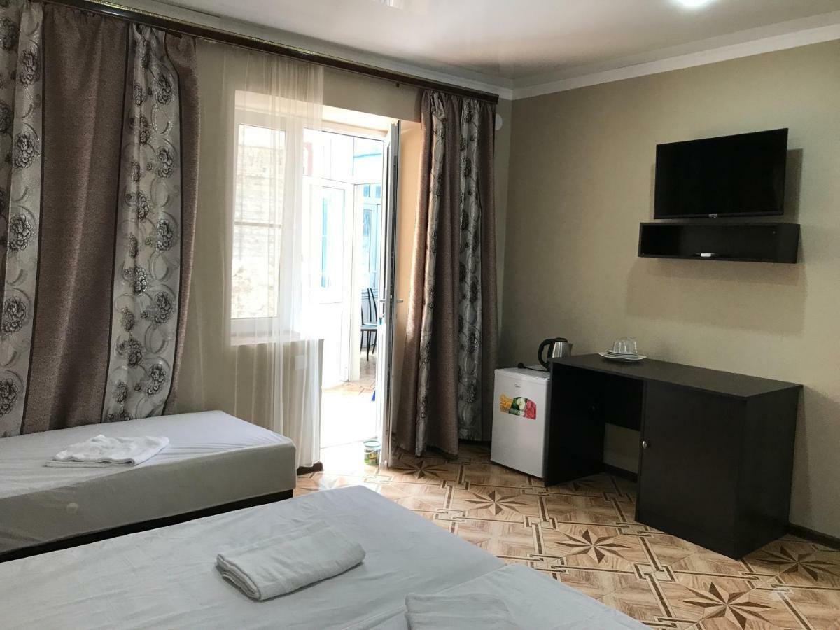 Ainar Hotel Gagra Ngoại thất bức ảnh