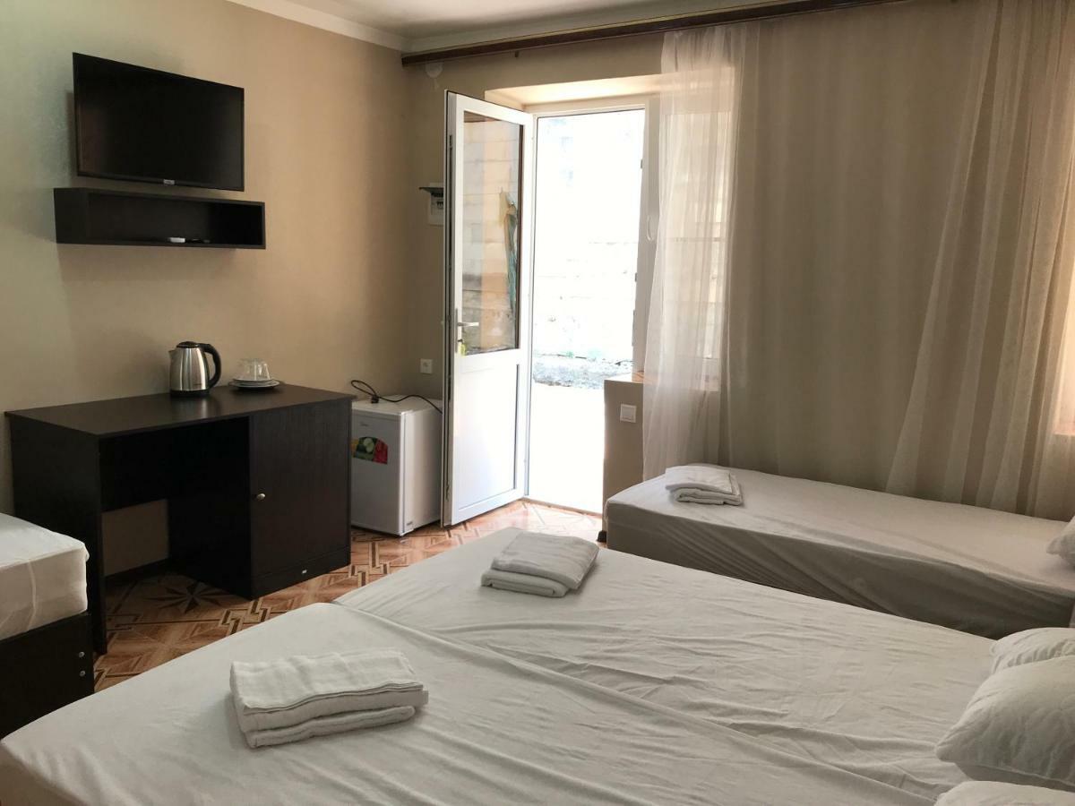 Ainar Hotel Gagra Ngoại thất bức ảnh