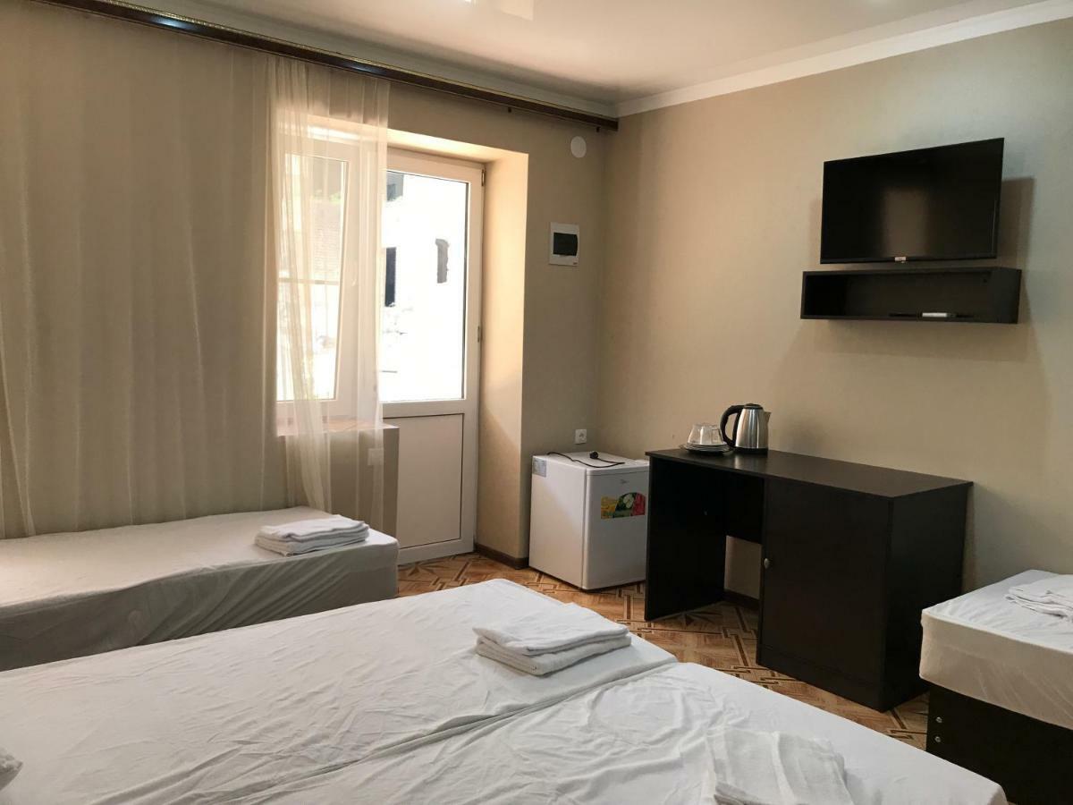 Ainar Hotel Gagra Ngoại thất bức ảnh